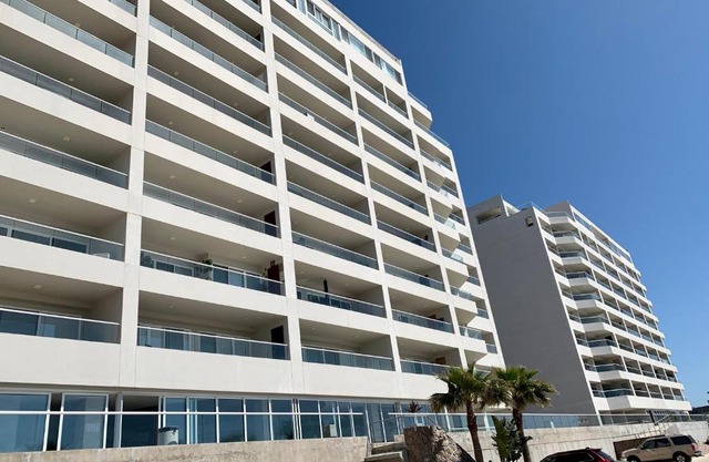 La Jolla Excellence, Exclusive Front Beach!