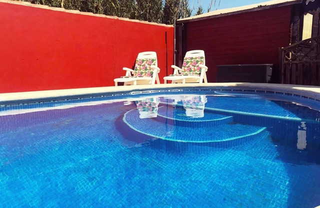 La kasuka, Detached villa with pool. Wifi