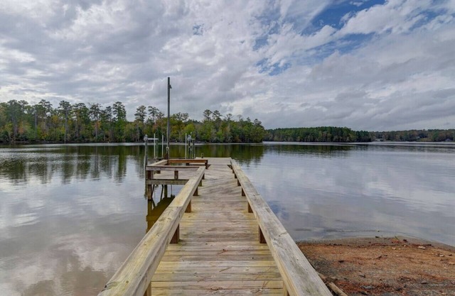 La La Lakehouse | Sleeps 6 on Lake Murray!