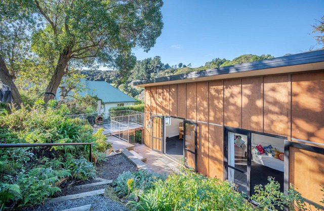 La Maison de Manu Waiata - Akaroa Holiday Home