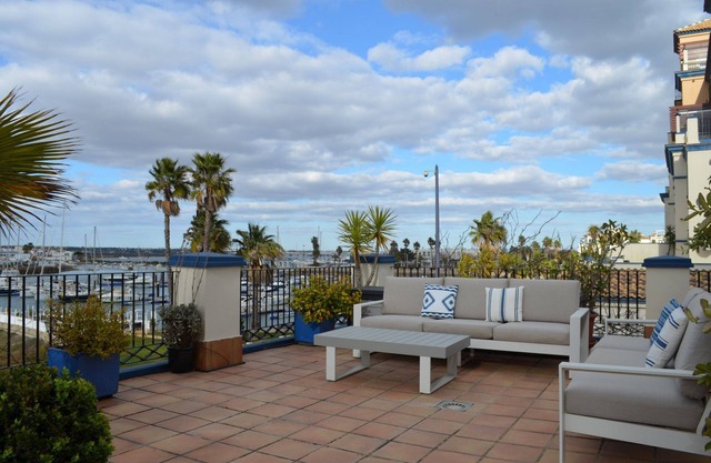 LA MARINA 2 84 - Two Bedroom Apartment, Sleeps 5