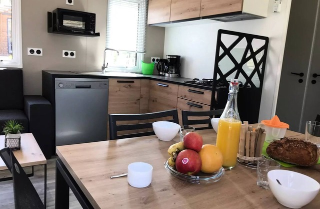 La Peyrugue Campsite * - Mobile Home Nirvana Air-conditioned 4 rooms 6 people