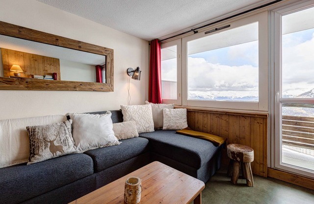 La Plagne 52 m2 promo March 19 short stays start foot runway