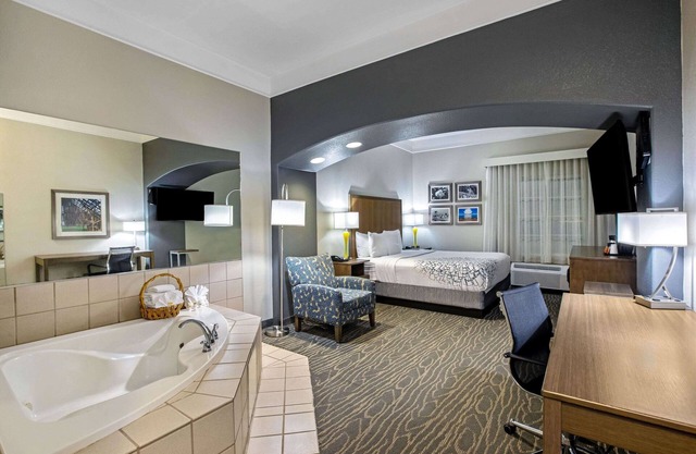 La Quinta Inn & Suites by Wyndham Manteca - Ripon