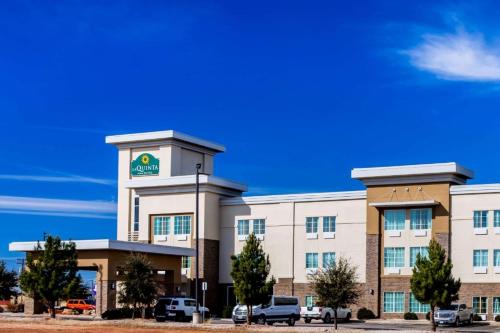 La Quinta Inn & Suites