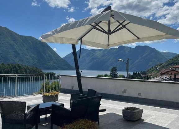 La Terrazza Sul Lago