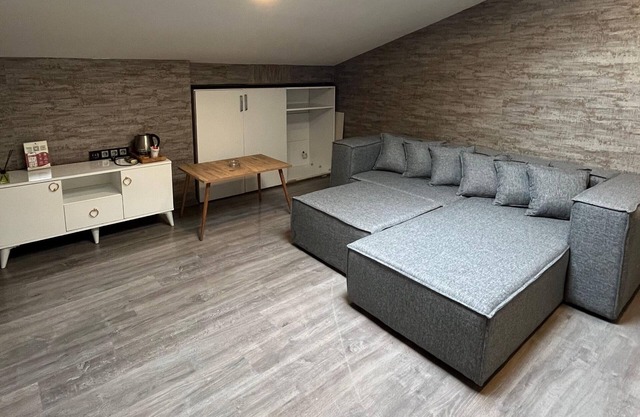 La Vie Suit Hotel
