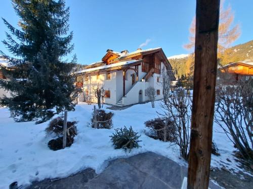Laax Chalet by Quokka 360 - Charming Chalet with private patio