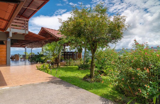 Ladera Hotel