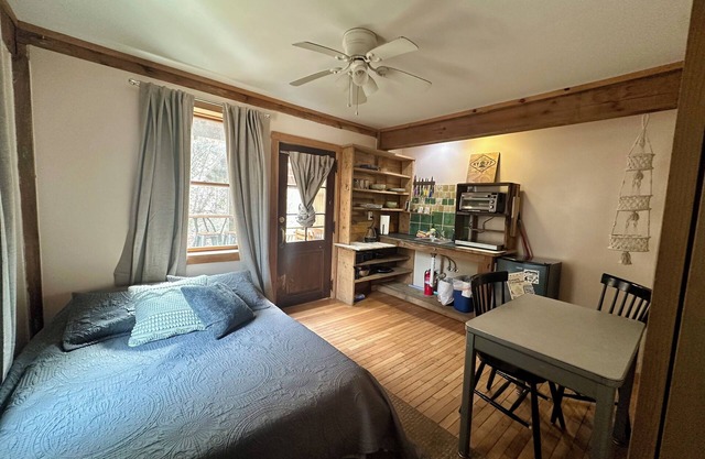 Lady Slipper ~ Charming Studio Apartment in the Red River Gorge
