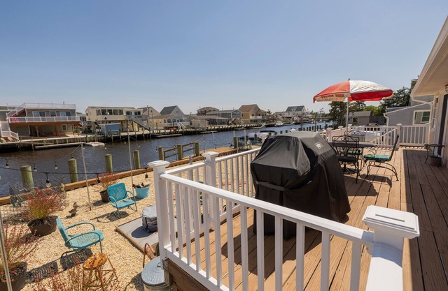 Lagoon Life Hideaway – Waterfront 3 BDR, Pet Friendly w/Game Room!