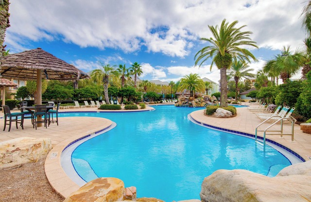 Lagoon pool, Hot Tub, Shuttle to Nearby Beach