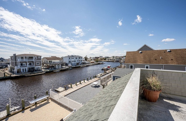 Lagoon Retreat - 30 minutes from Atlantic City and LBI!