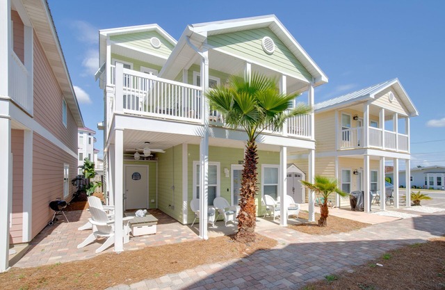Laguna Beach PCB 5/3, STEPS TO THE BEACH-5 STAR RENTAL- CONVENIENT TO EVERYTHING