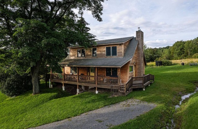Laid-Back Log Cabin Vibes | A/C Chill & Epic Mountain Views