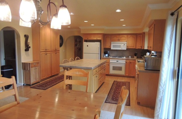 Lake Almanor West/Close to Golf/Beach Area/Boat Launch