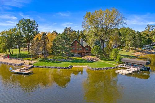 Lake Camelot Cabin