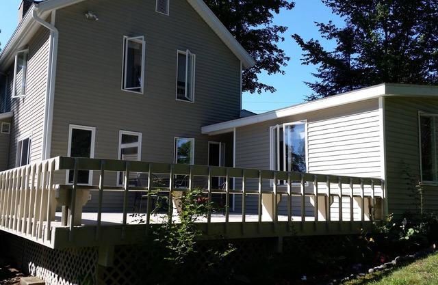 Lake Charlevoix Vacation House