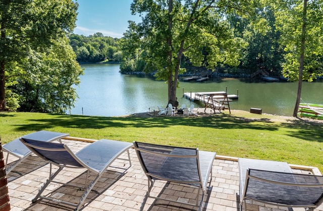 Lake Escape's Sunny Daze