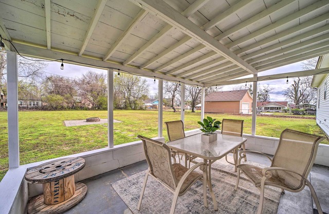 Lake Eufaula Retreat w/Fire Pit, Near Main St!