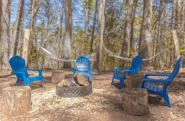 Lake Front Cabin - Very Secluded.Serenity lives here!