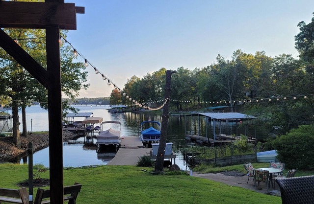 Lake front house that's easy and quick to get to, and close to everything