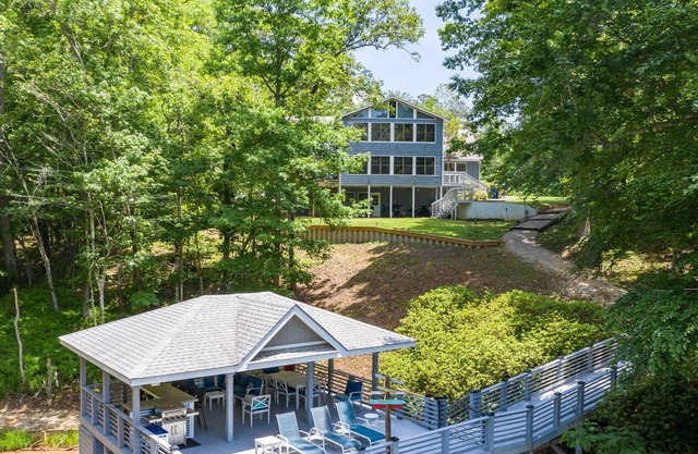 Lake front Lake Harding home 30 min from Auburn & Columbus, 1.5 hrs from ATL