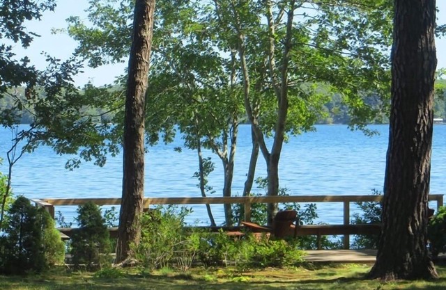Lake front on Long Pond, private, AC, Wifi, near the bike path