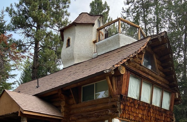 Lake Front One of a Kind Cottage