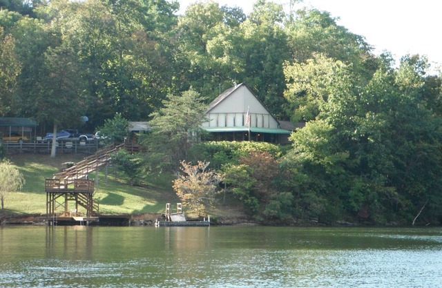 Lake Front Property On Quiet Cove At The Entrance To Peak Creek Claytor Lake Va.