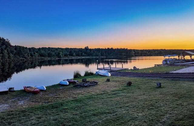 Lake Front - Spacious - Outdoor