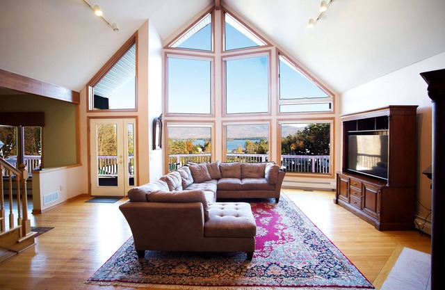 Lake George House with Beautiful Lake Views and Lake Access 6 Bedrooms 14 People