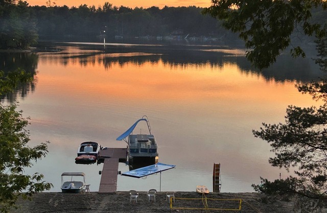 Lake Home-HUGE Sandy Beach Ski, swim, fish Full recreational lake
