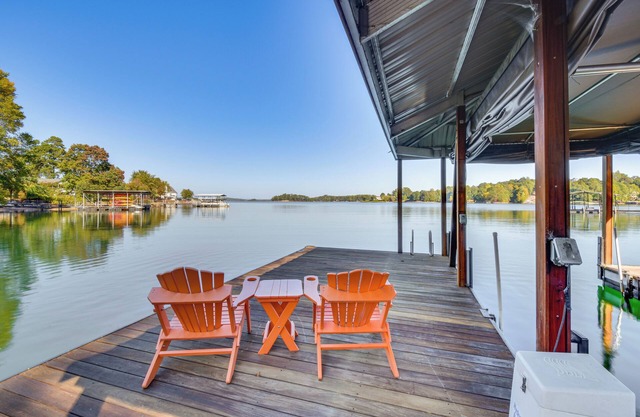 Lake Keowee Home w/Boat Dock in Seneca