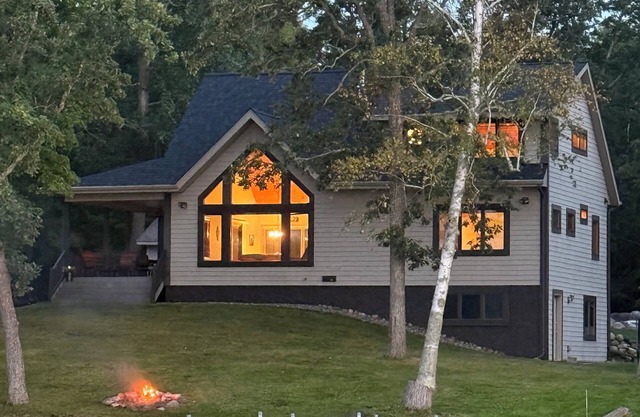Lake Life All Year Round, 4 Seasons Of Fun! Unwind & Stay Awhile. BOOK NOW