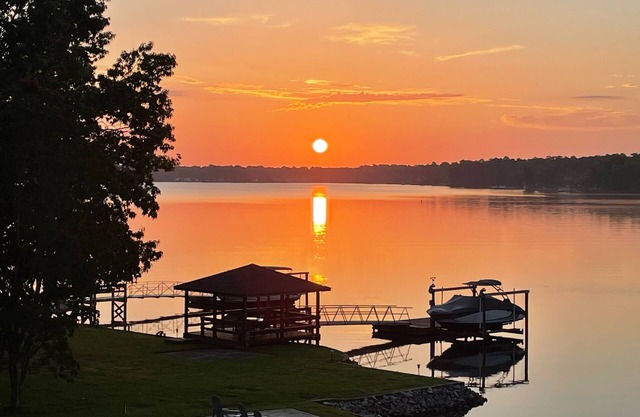 Lake Lovers & Fishermen's Dream!