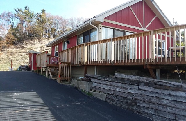 Lake Michigan Cottage With Panoramic View