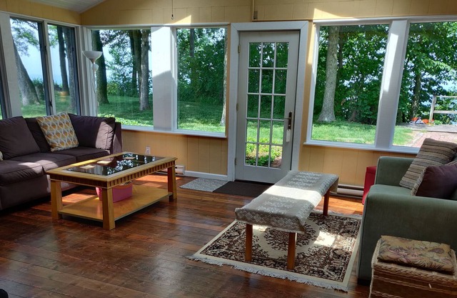 Lake Michigan Mansion and Coach House - Huge Yard - Private Stairs to Lake