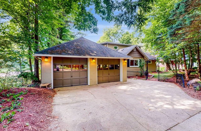Lake Michigan Retreat with large patio, gas grill, fire pit, & outdoor hot tub