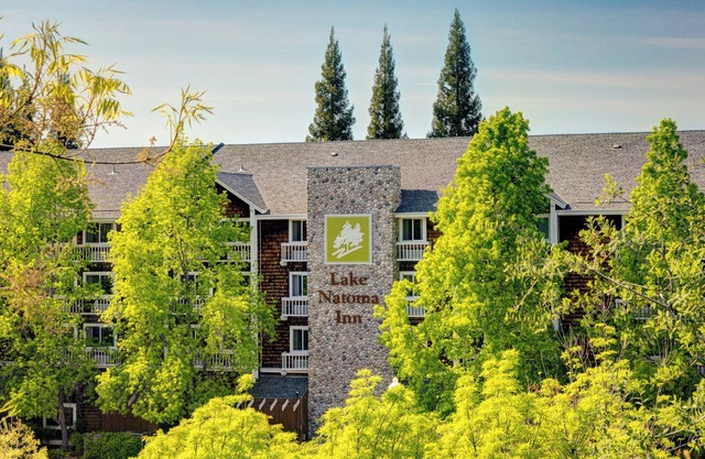 Lake Natoma Inn