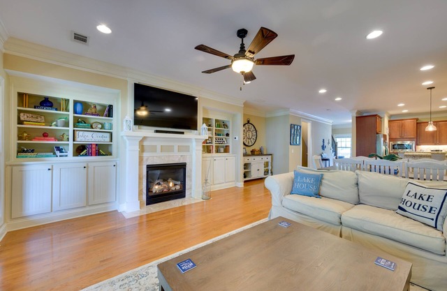 Lake Oconee Abode w/Patio, Grill & Fire Pit Table