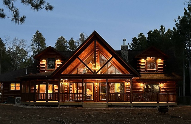 Lake Petenwell waterfront cabin, minutes from Sand Valley - NEW