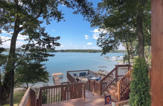 Lake Sapphire Lodge