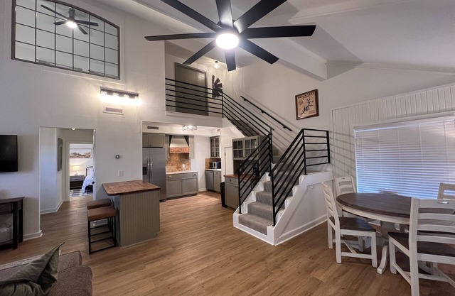 Lake View Getaway — walking distance to Tera Miranda Marina/Boat Ramp