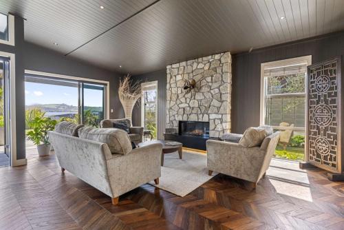 Lake View Lodge