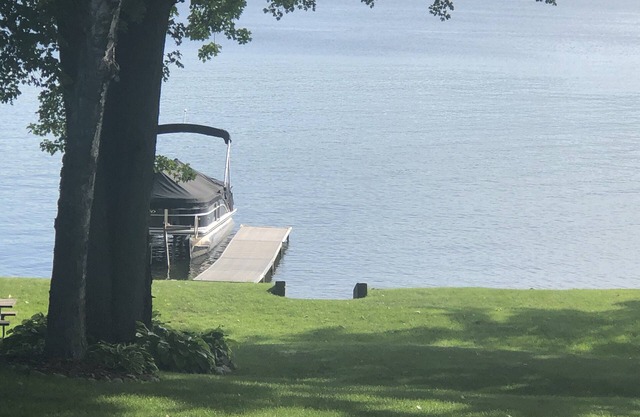 LAKEFRONT Charlevoix Home with private dock