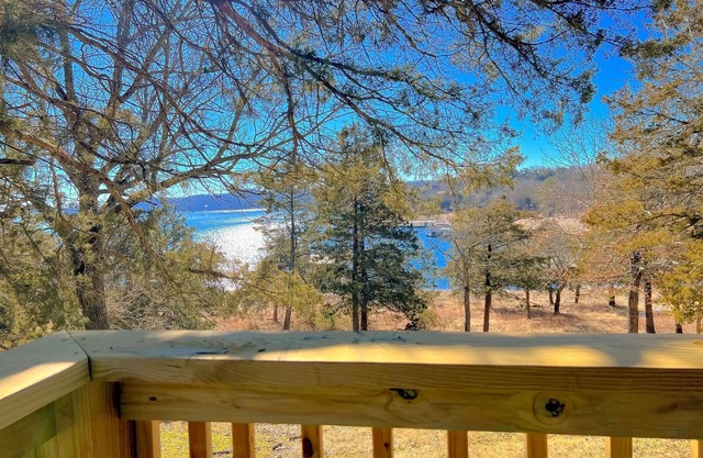 Lakefront charmer with game room, decks, & excellent fishing - near rec center