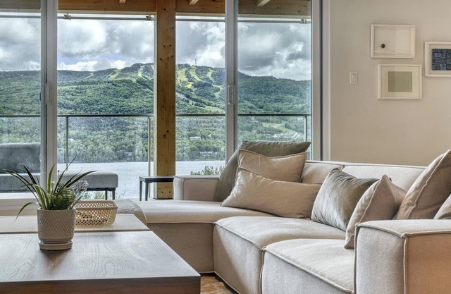 Lakefront Condo near Tremblant Ski Resort Village! - 305 Lago