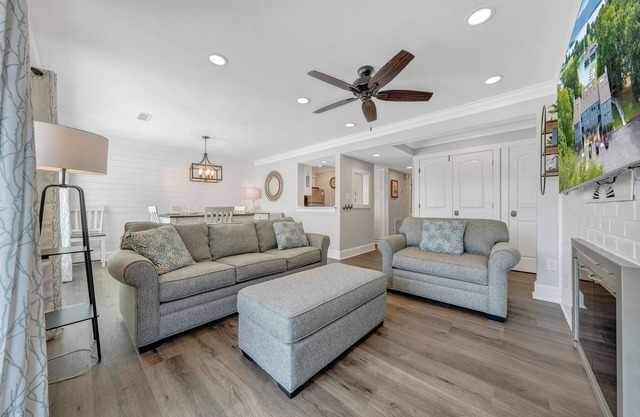 Lakefront Condo in Bernards Landing