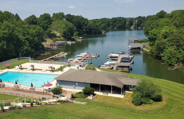 Lakefront Condo Smith Mountain Lake